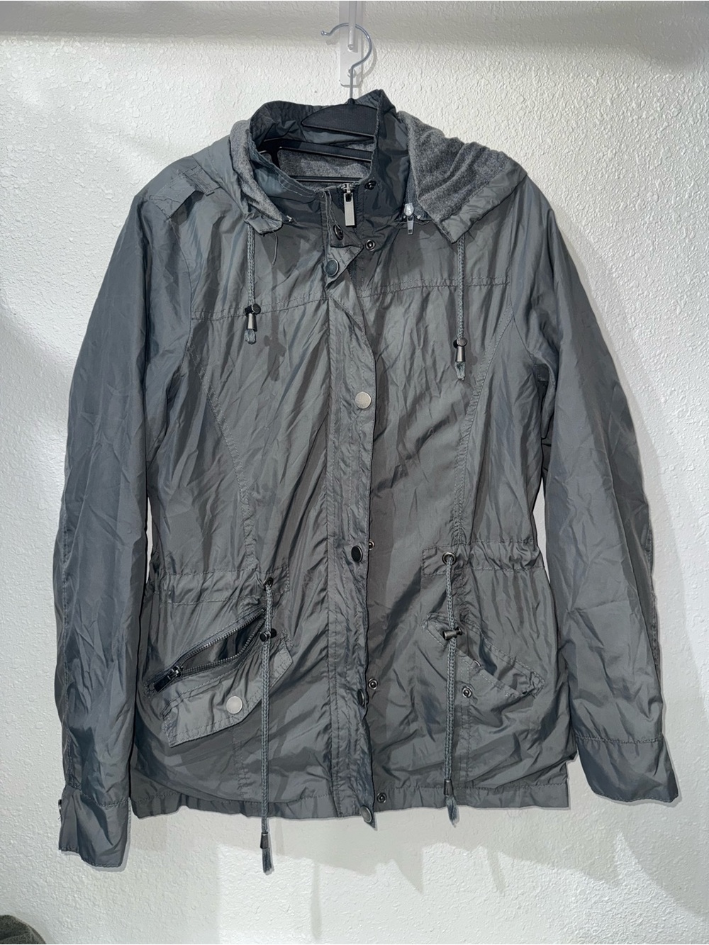 Utility Hooded Anorak Jacket in Charcoal Gray